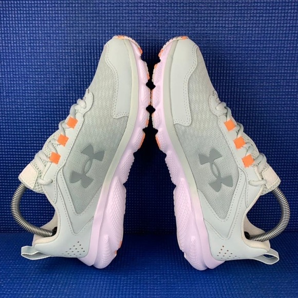 UNDER ARMOUR CHARGED ASSERT 9 Women`s Size 9.5 Green Running Shoes 3024853-300 - Picture 5 of 8